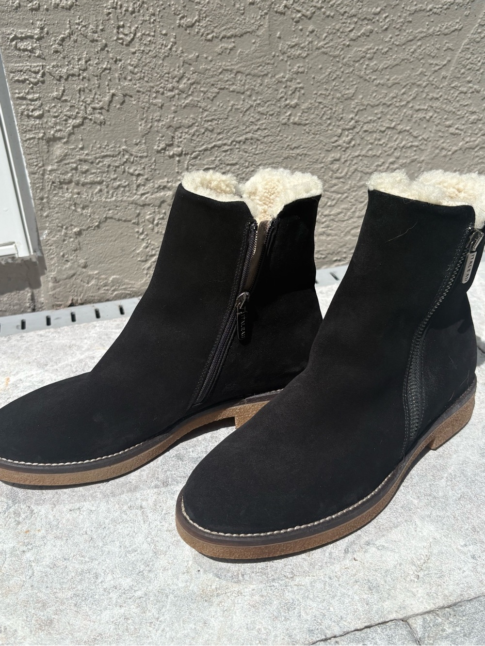 ITALEAU Foliana Waterproof Black Suede Ankle Boots US 8 / EU 38.5